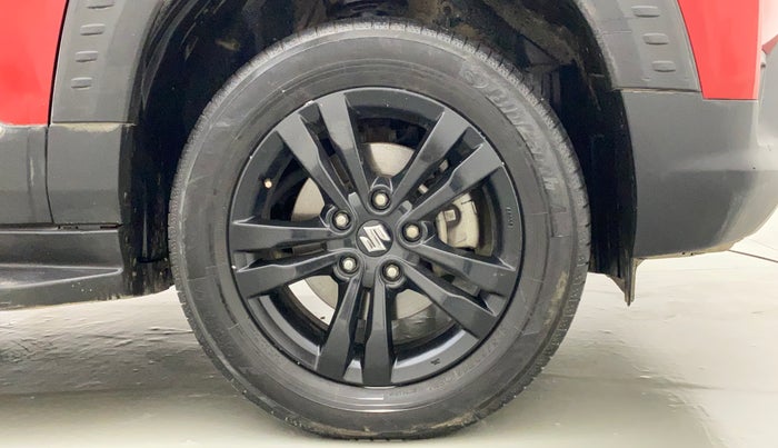 2022 Maruti BREZZA ZXI SMART HYBRID DUAL TONE, Petrol, Manual, 23,928 km, Right Front Wheel