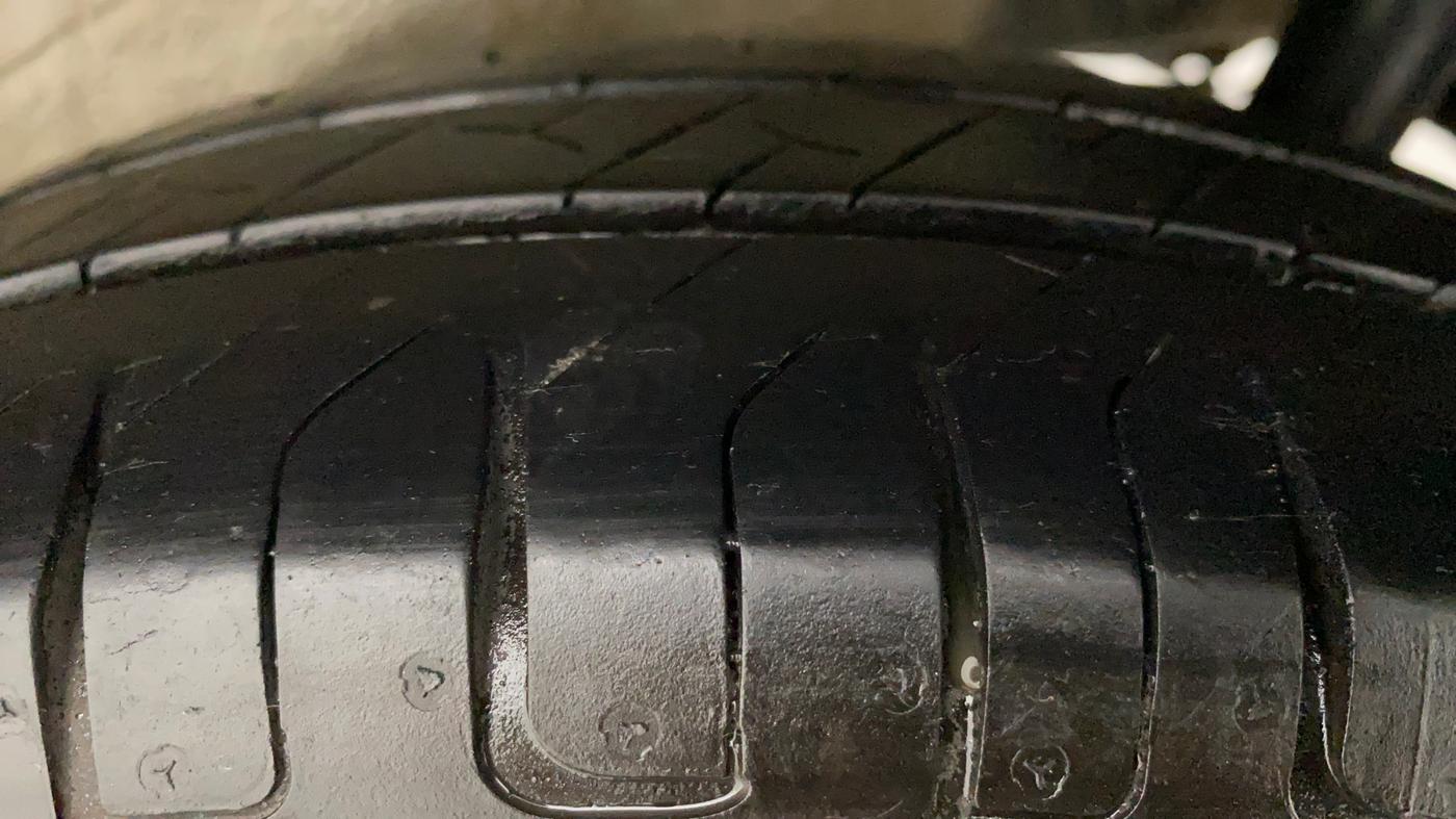 2014 Maruti Wagon R 1.0 LXI CNG, CNG, Manual, 72,822 km, Left Rear Tyre Tread