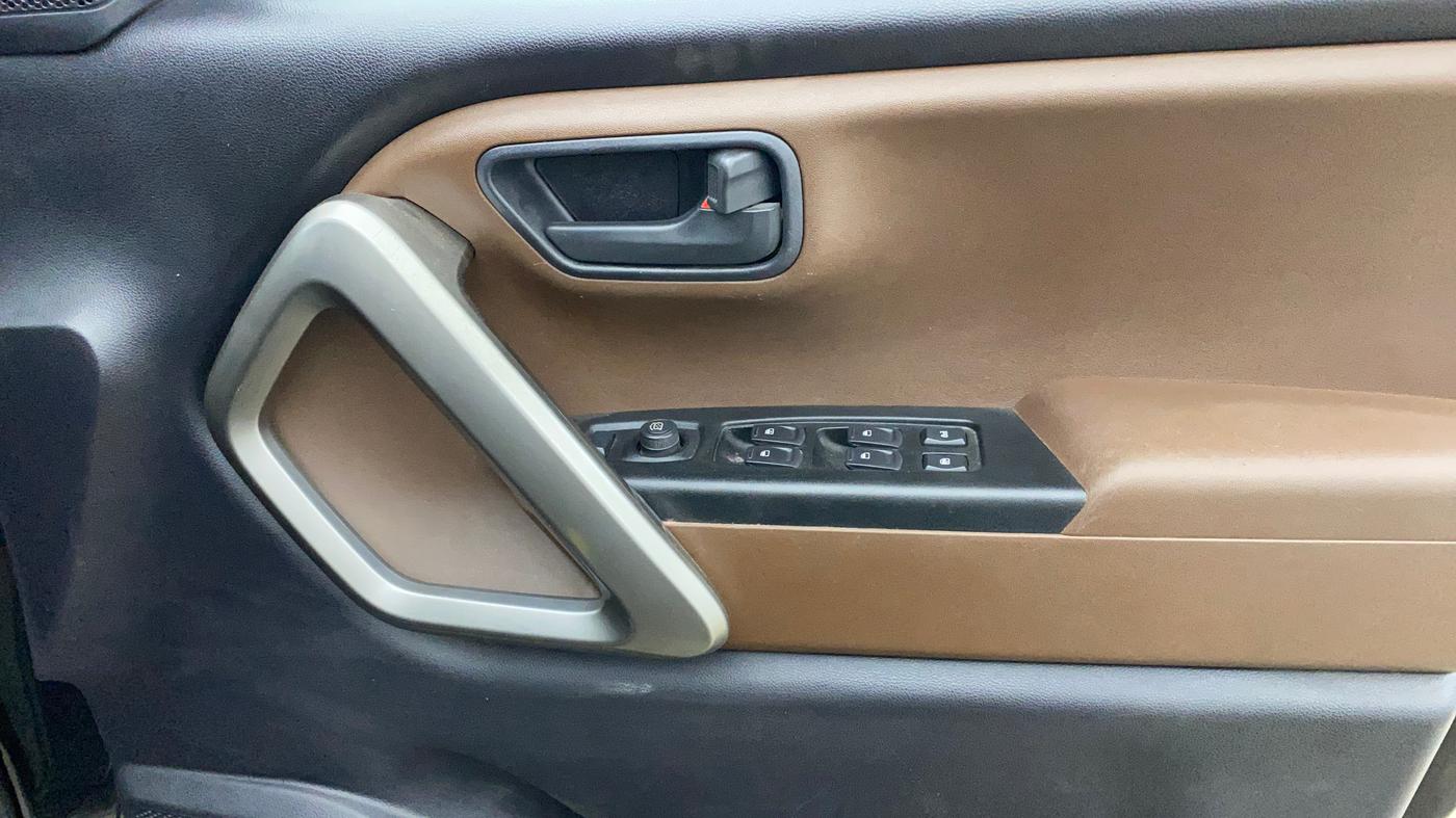 2024 Mahindra SCORPIO-N Z6 DIESEL AT 2WD 7 STR, Diesel, Automatic, 77,294 km, Driver Side Door Panels Control