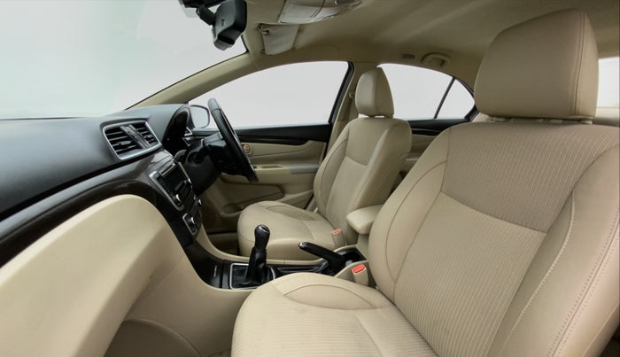 2015 Maruti Ciaz  ZDI SHVS, Diesel, Manual, 76,835 km, Right Side Front Door Cabin