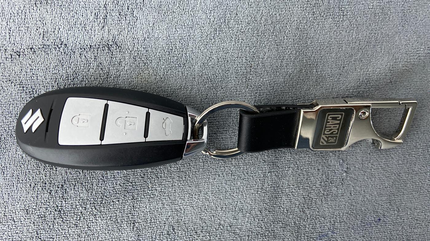 2015 Maruti Ciaz  ZDI SHVS, Diesel, Manual, 76,835 km, Key Close Up