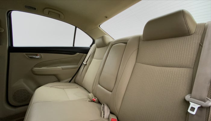 2015 Maruti Ciaz  ZDI SHVS, Diesel, Manual, 76,835 km, Right Side Rear Door Cabin