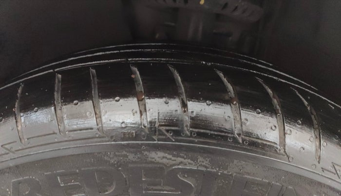 2021 Volkswagen Polo COMFORTLINE 1.0L TSI AT, Petrol, Automatic, 32,415 km, Left Front Tyre Tread