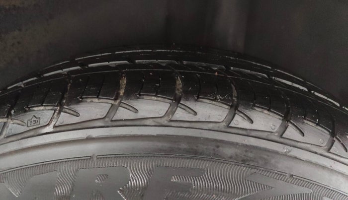 2021 Volkswagen Polo COMFORTLINE 1.0L TSI AT, Petrol, Automatic, 32,415 km, Left Rear Tyre Tread