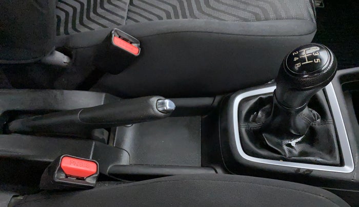 2018 Maruti Swift VXI D, Petrol, Manual, 30,795 km, Gear Lever