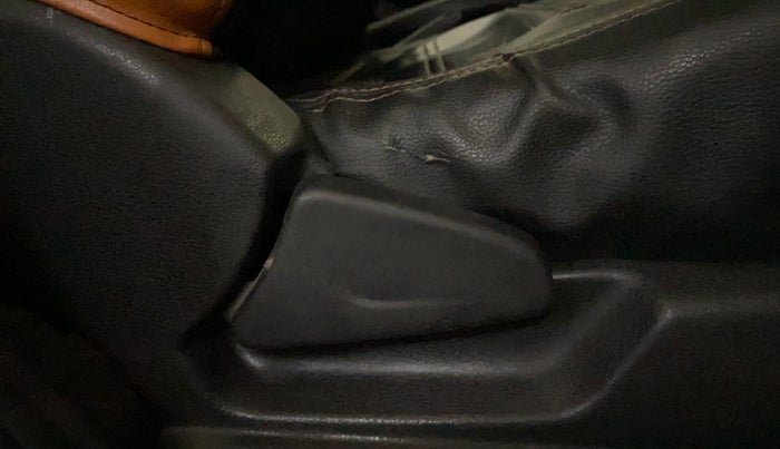 2019 Renault Kwid CLIMBER 1.0, Petrol, Manual, 88,945 km, Driver Side Adjustment Panel