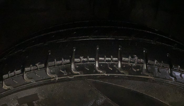 2019 Renault Kwid CLIMBER 1.0, Petrol, Manual, 88,945 km, Left Rear Tyre Tread