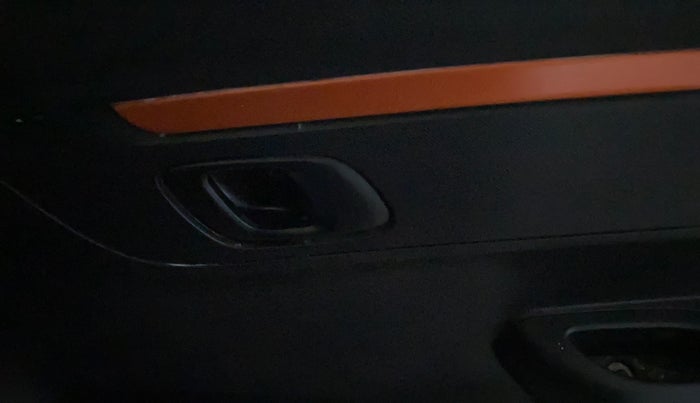 2019 Renault Kwid CLIMBER 1.0, Petrol, Manual, 88,945 km, Driver Side Door Panels Control