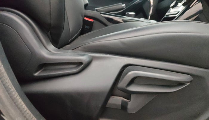 2023 Tata NEXON XZA PLUS PETROL DARK EDITION, Petrol, Automatic, 51,883 km, Driver Side Adjustment Panel