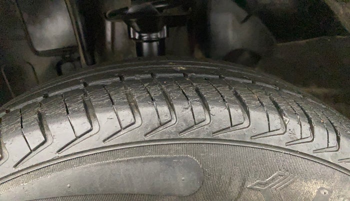 2019 Renault Kwid RXT 1.0 (O), Petrol, Manual, 46,902 km, Left Front Tyre Tread