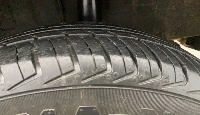 2019 Renault Kwid RXT 1.0 (O), Petrol, Manual, 46,902 km, Left Rear Tyre Tread