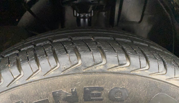 2019 Renault Kwid RXT 1.0 (O), Petrol, Manual, 46,902 km, Right Front Tyre Tread