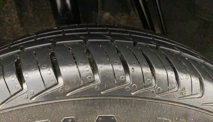 2019 Renault Kwid RXT 1.0 (O), Petrol, Manual, 46,902 km, Right Rear Tyre Tread