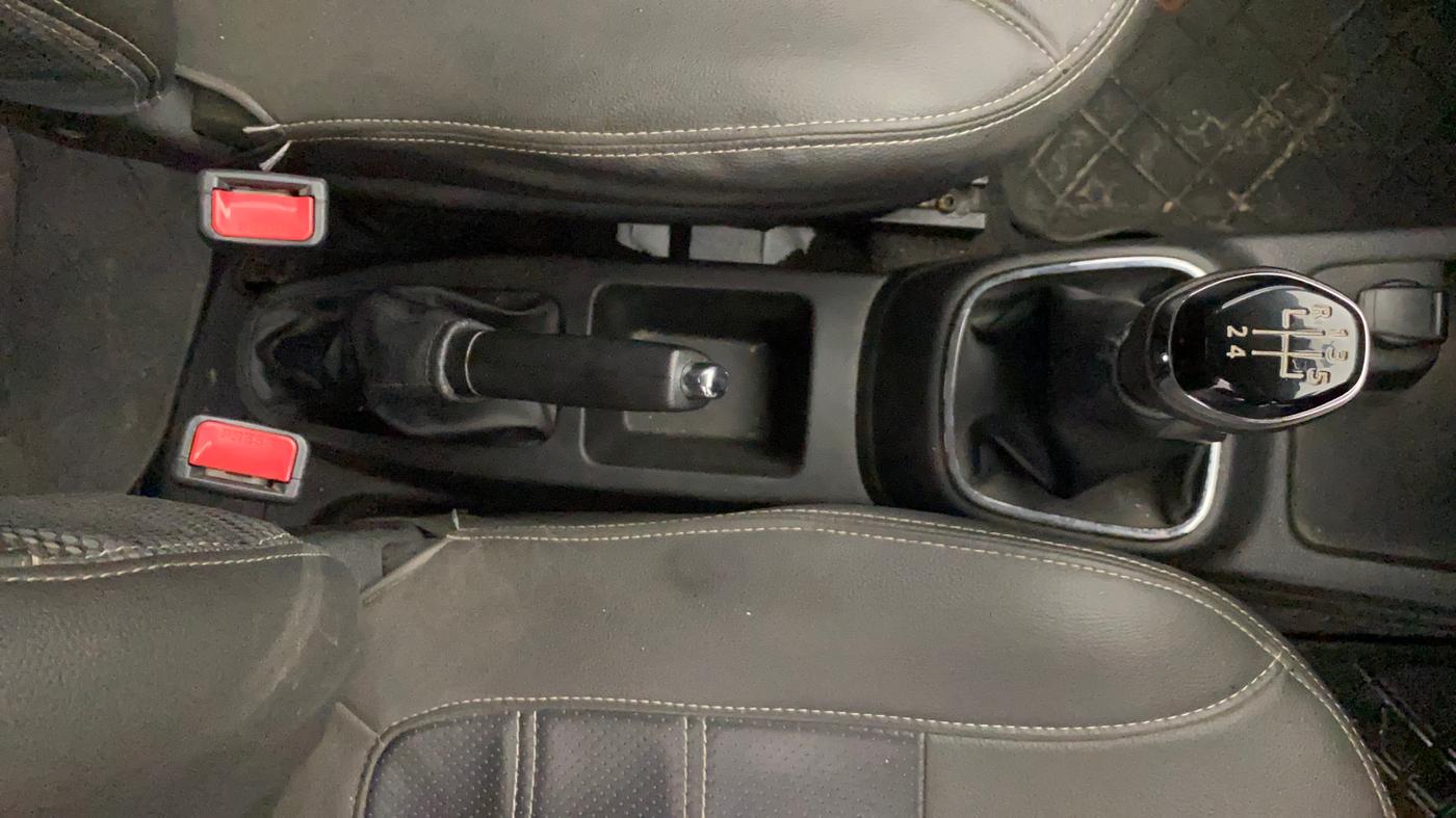 2019 Renault Kwid RXT 1.0 (O), Petrol, Manual, 46,902 km, Gear Lever