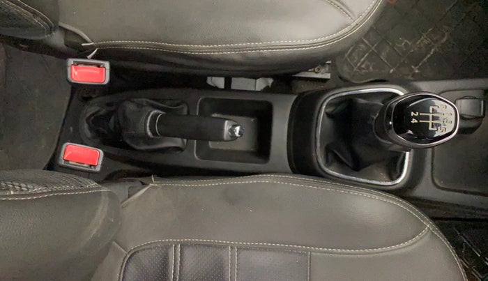 2019 Renault Kwid RXT 1.0 (O), Petrol, Manual, 46,902 km, Gear Lever