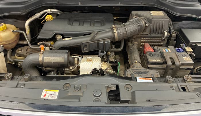 2023 Mahindra XUV300 W8 (O) 1.2 PETROL, Petrol, Manual, 20,347 km, Engine View