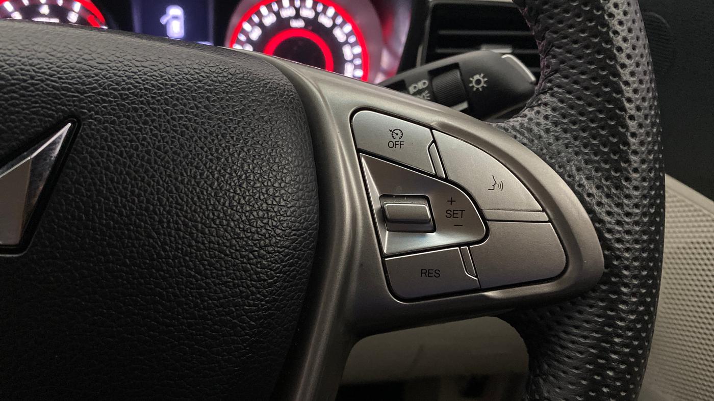 2023 Mahindra XUV300 W8 (O) 1.2 PETROL, Petrol, Manual, 20,347 km, Adaptive Cruise Control