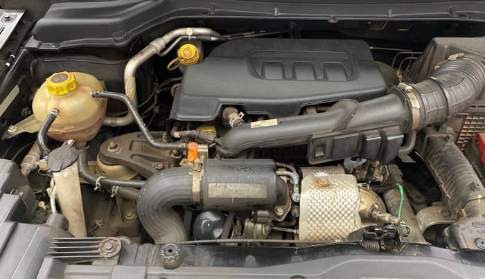 2023 Mahindra XUV300 W8 (O) 1.2 PETROL, Petrol, Manual, 20,347 km, Engine View - Right
