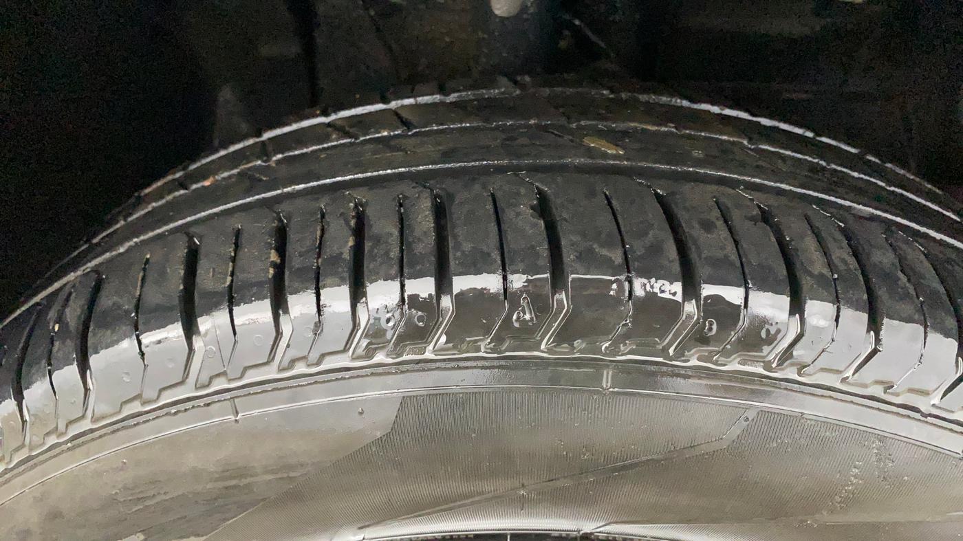 2021 Tata PUNCH ADVENTURE MT, Petrol, Manual, 83,443 km, Right Front Tyre Tread