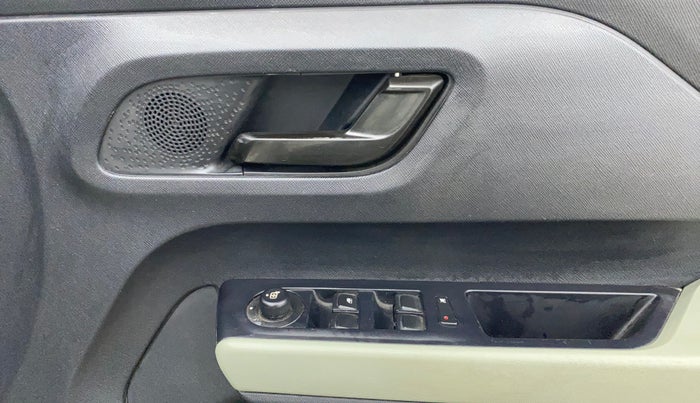 2021 Tata PUNCH ADVENTURE MT, Petrol, Manual, 83,614 km, Driver Side Door Panels Control