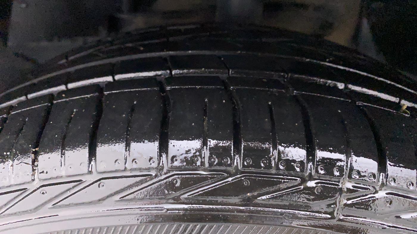 2021 Tata NEXON XZA + 1.2 PETROL A/T, Petrol, Automatic, 14,637 km, Left Front Tyre Tread