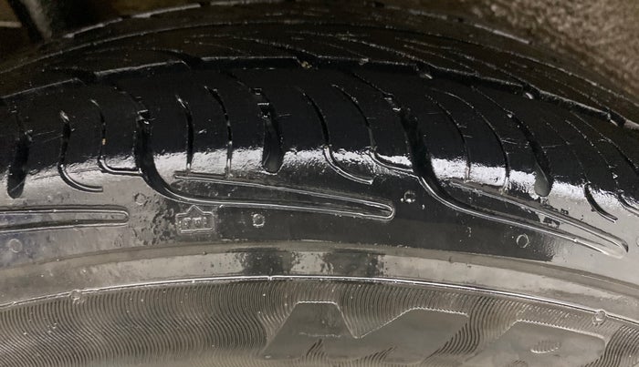 2016 Maruti Wagon R 1.0 VXI AMT, Petrol, Automatic, 68,151 km, Right Rear Tyre Tread