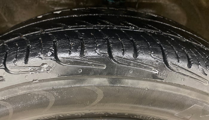 2016 Maruti Wagon R 1.0 VXI AMT, Petrol, Automatic, 68,151 km, Left Front Tyre Tread