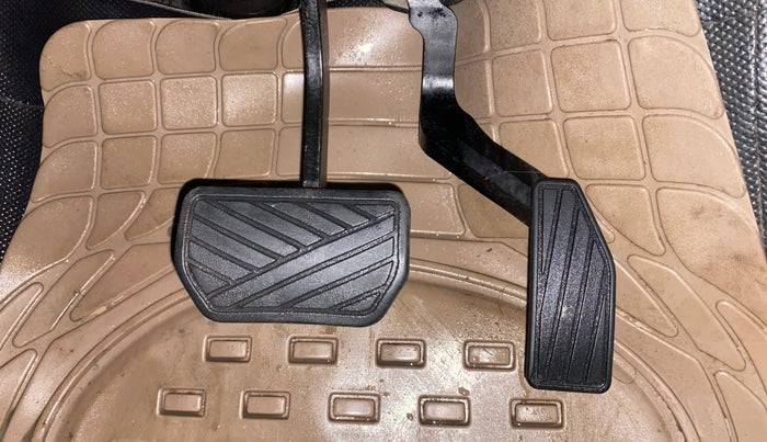 2016 Maruti Wagon R 1.0 VXI AMT, Petrol, Automatic, 68,151 km, Pedals