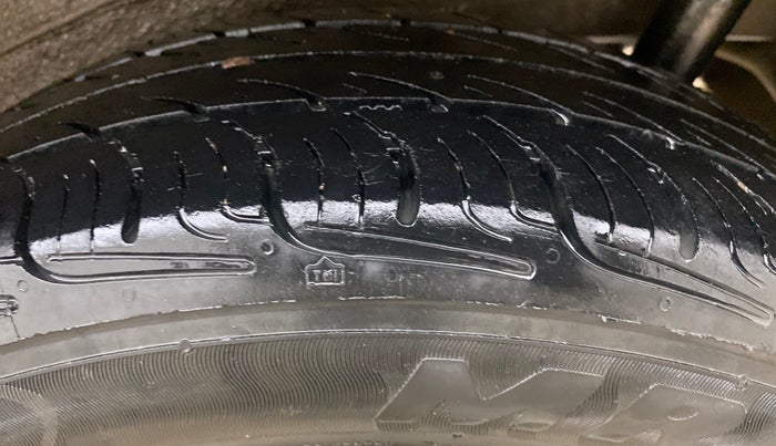 2016 Maruti Wagon R 1.0 VXI AMT, Petrol, Automatic, 68,151 km, Left Rear Tyre Tread