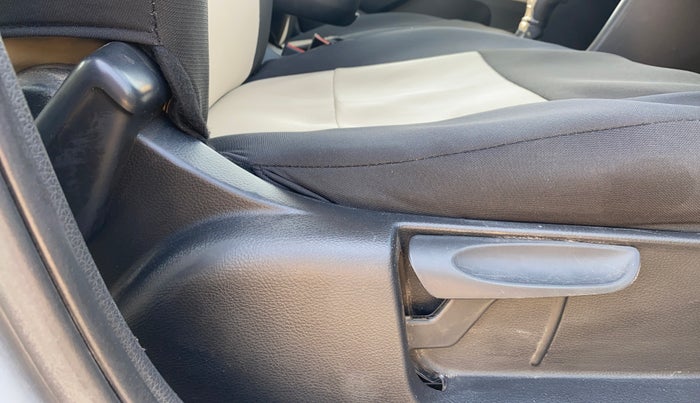 2021 Skoda Rapid AMBITION AT TSI, Petrol, Automatic, 1,06,304 km, Driver Side Adjustment Panel