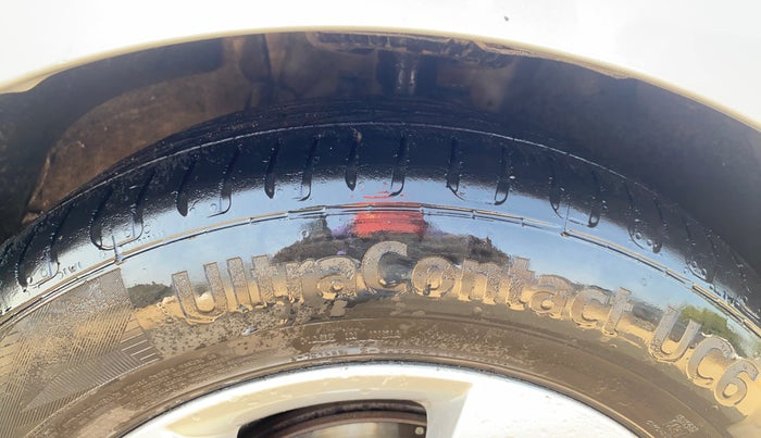 2021 Skoda Rapid AMBITION AT TSI, Petrol, Automatic, 1,06,304 km, Right Front Tyre Tread