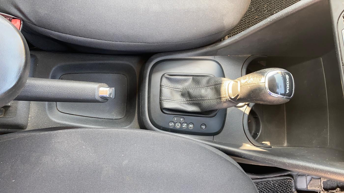2021 Skoda Rapid AMBITION AT TSI, Petrol, Automatic, 1,06,339 km, Gear Lever