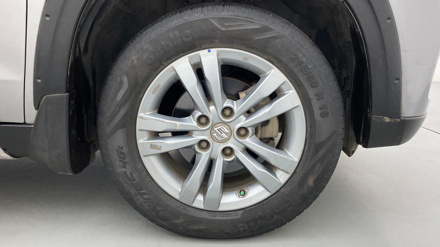 2016 Maruti Vitara Brezza ZDI PLUS, Diesel, Manual, 44,404 km, Right Front Wheel