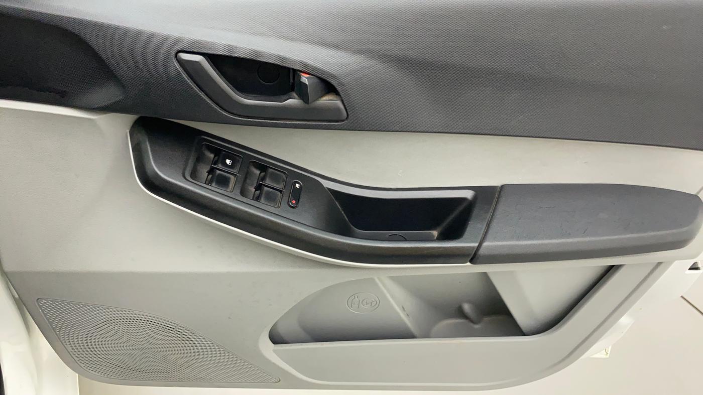 2021 Tata Tiago XT (O) PETROL, Petrol, Manual, 31,544 km, Driver Side Door Panels Control