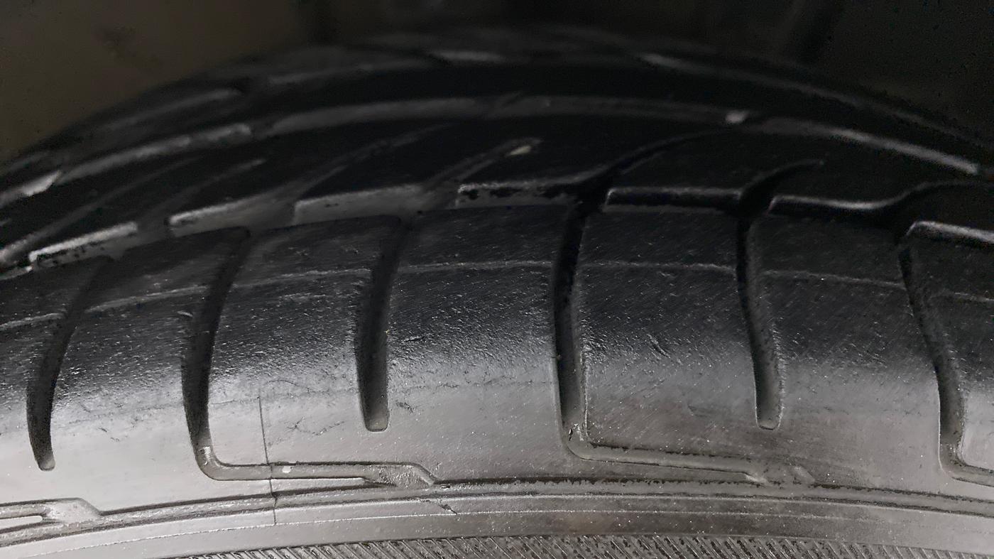 2019 Hyundai New Elantra 2.0 SX(O) AT PETROL, Petrol, Automatic, 65,890 km, Right Front Tyre Tread