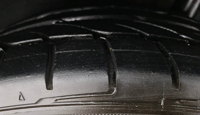2019 Hyundai New Elantra 2.0 SX(O) AT PETROL, Petrol, Automatic, 65,890 km, Left Rear Tyre Tread