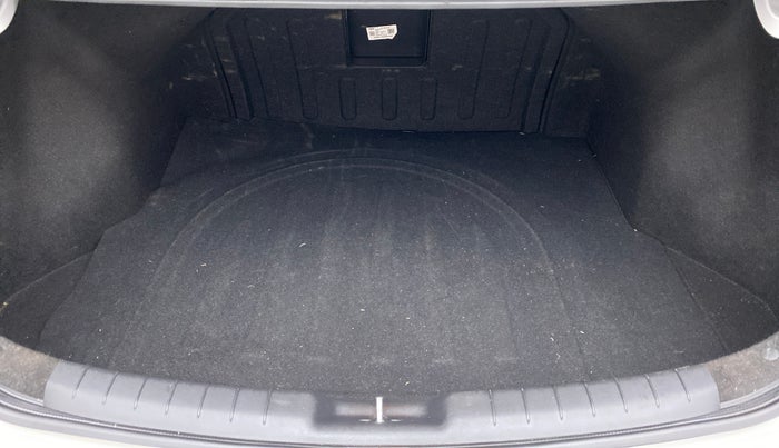 2019 Hyundai New Elantra 2.0 SX(O) AT PETROL, Petrol, Automatic, 65,890 km, Boot Inside