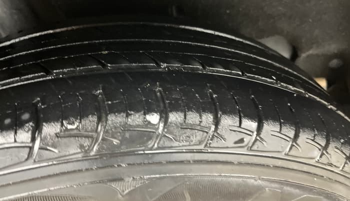 2016 Maruti Baleno DELTA PETROL 1.2, Petrol, Manual, 39,394 km, Right Rear Tyre Tread