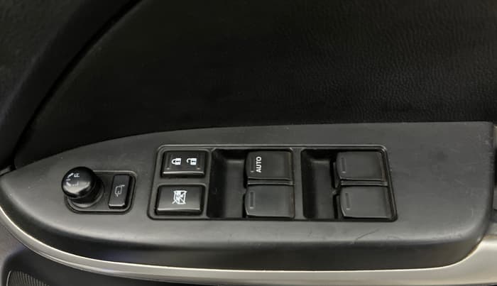 2016 Maruti Baleno DELTA PETROL 1.2, Petrol, Manual, 39,394 km, Driver Side Door Panels Control
