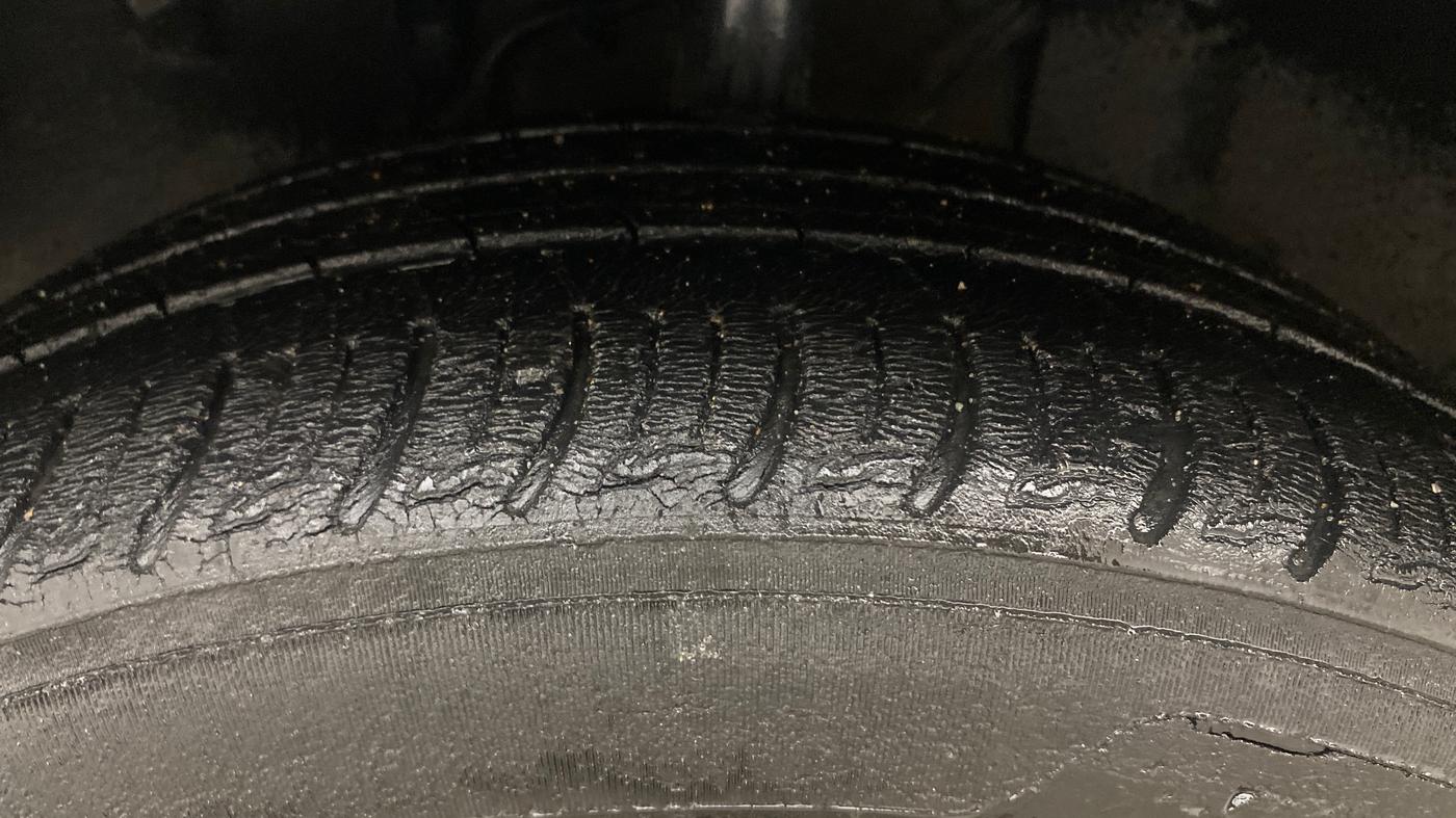 2021 Tata ALTROZ XZ PETROL, Petrol, Manual, 73,936 km, Left Front Tyre Tread