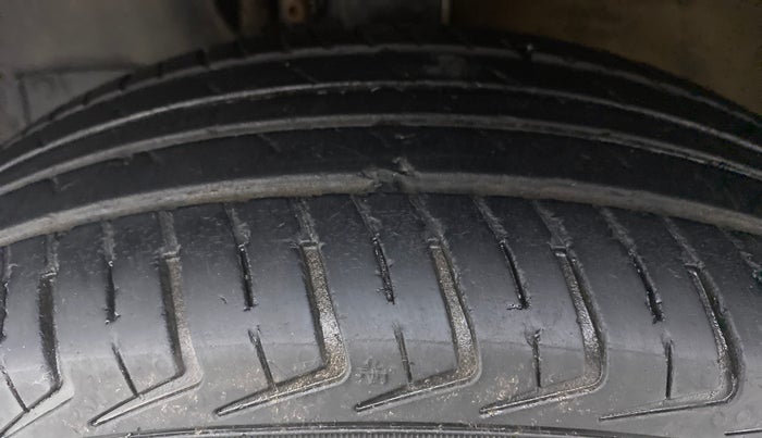 2021 Maruti New Wagon-R 1.0 Lxi (o) cng, CNG, Manual, 28,476 km, Left Front Tyre Tread