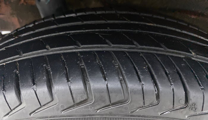 2021 Maruti New Wagon-R 1.0 Lxi (o) cng, CNG, Manual, 28,476 km, Right Rear Tyre Tread