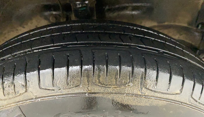 2017 Maruti Wagon R 1.0 LXI, Petrol, Manual, 65,930 km, Right Front Tyre Tread