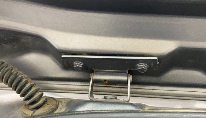 2017 Maruti Wagon R 1.0 LXI, Petrol, Manual, 65,930 km, Dicky (Boot door) - Slightly rusted