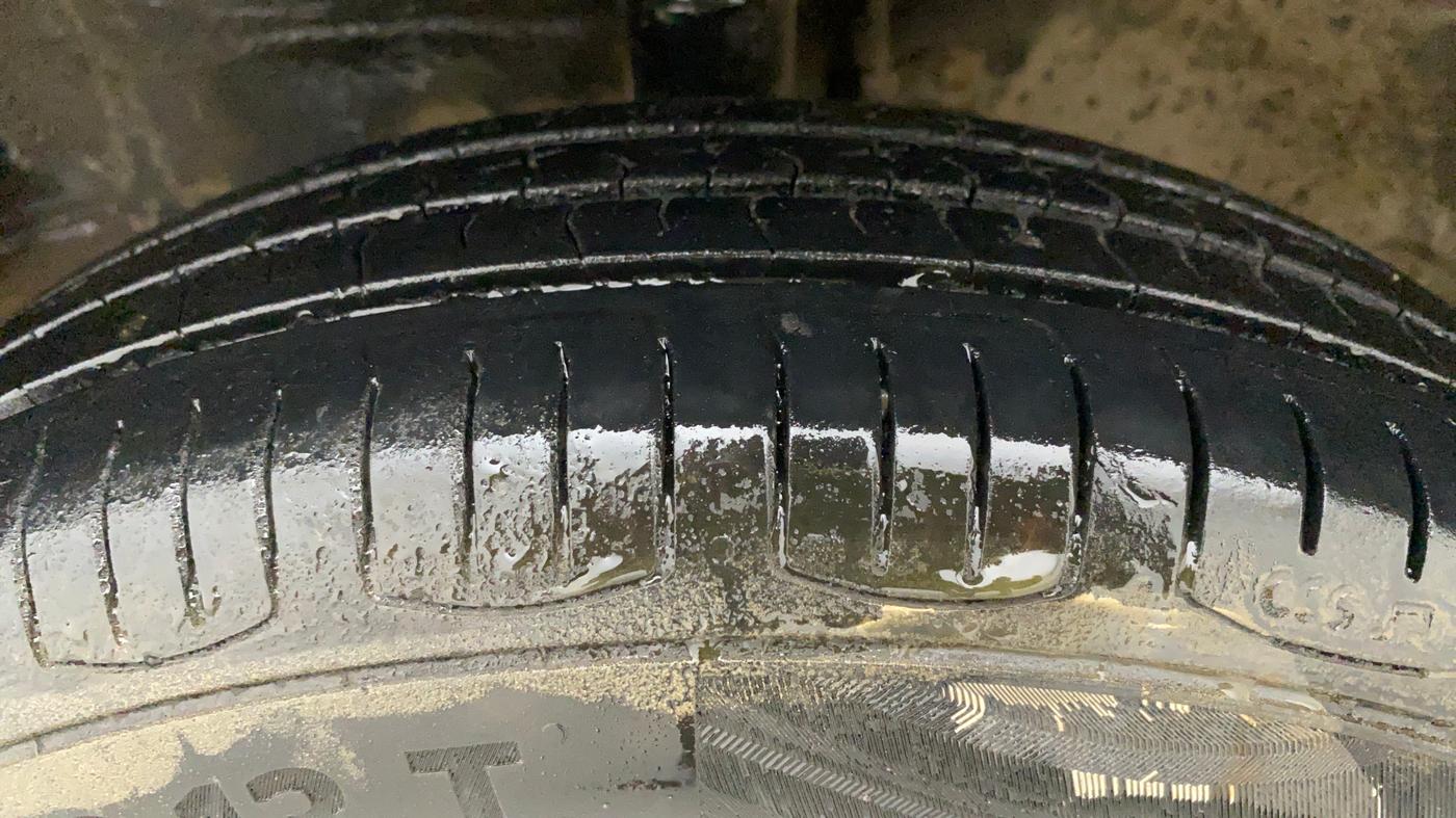 2017 Maruti Wagon R 1.0 LXI, Petrol, Manual, 65,930 km, Left Front Tyre Tread