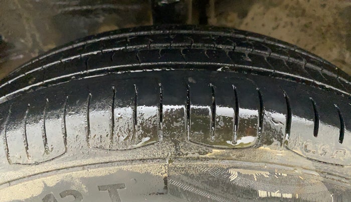 2017 Maruti Wagon R 1.0 LXI, Petrol, Manual, 65,930 km, Left Front Tyre Tread
