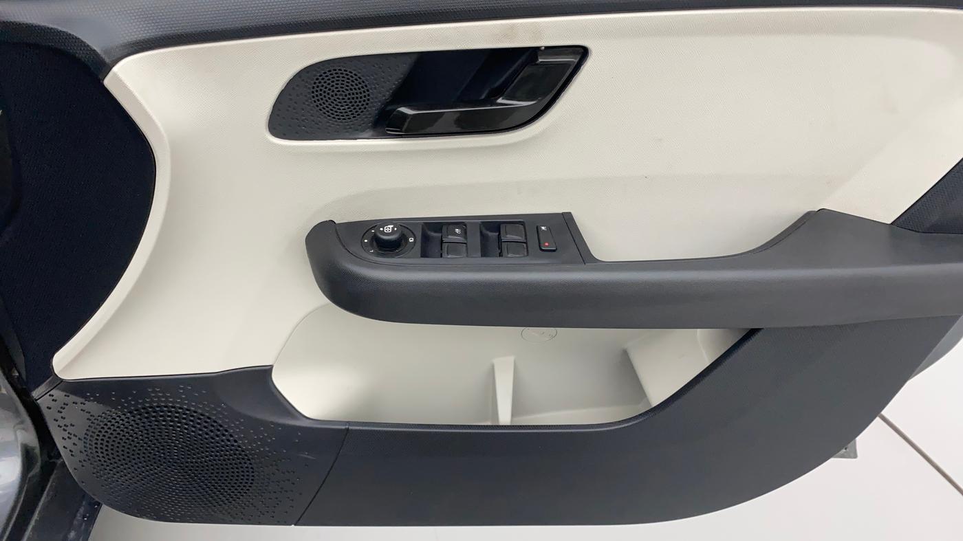 2022 Tata ALTROZ XM PLUS PETROL, Petrol, Manual, 10,409 km, Driver Side Door Panels Control