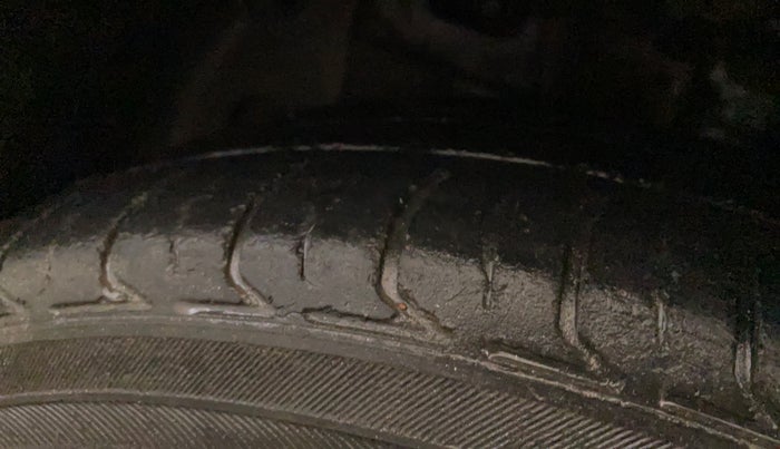 2019 Hyundai NEW SANTRO SPORTZ CNG, CNG, Manual, 78,715 km, Left Front Tyre Tread