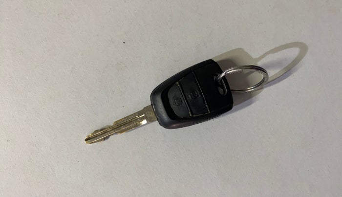 2019 Hyundai NEW SANTRO SPORTZ CNG, CNG, Manual, 78,715 km, Key Close Up