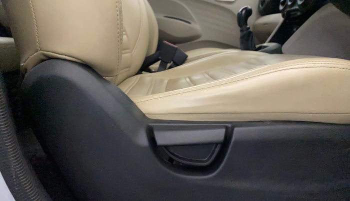 2019 Hyundai NEW SANTRO SPORTZ CNG, CNG, Manual, 78,715 km, Driver Side Adjustment Panel